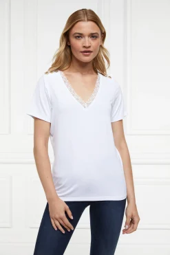 Amelia Tee